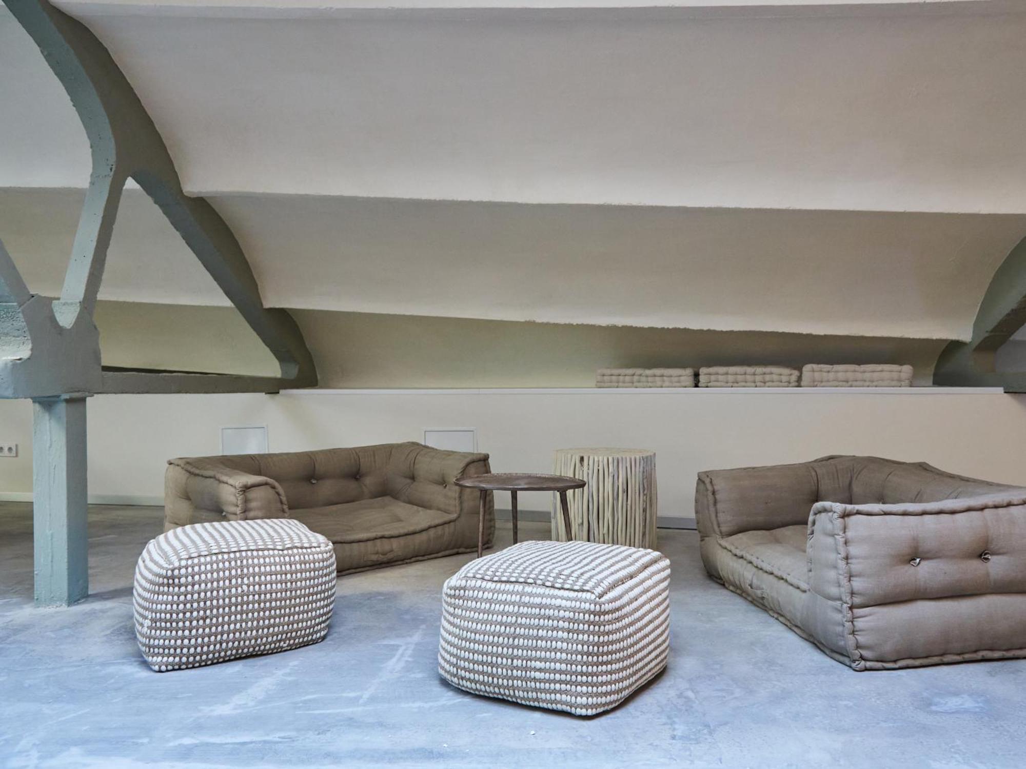 Ola Living Hostal Tetuan, Madrid